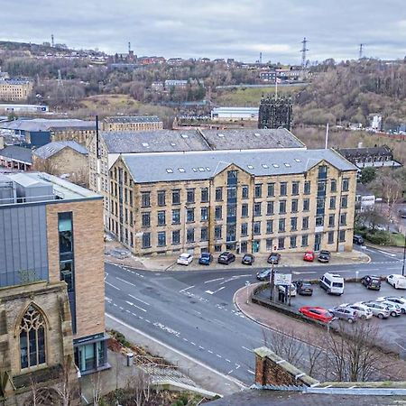 Chic Mill Conversion Beside Piece Hall & Eureka! Галифакс Экстерьер фото