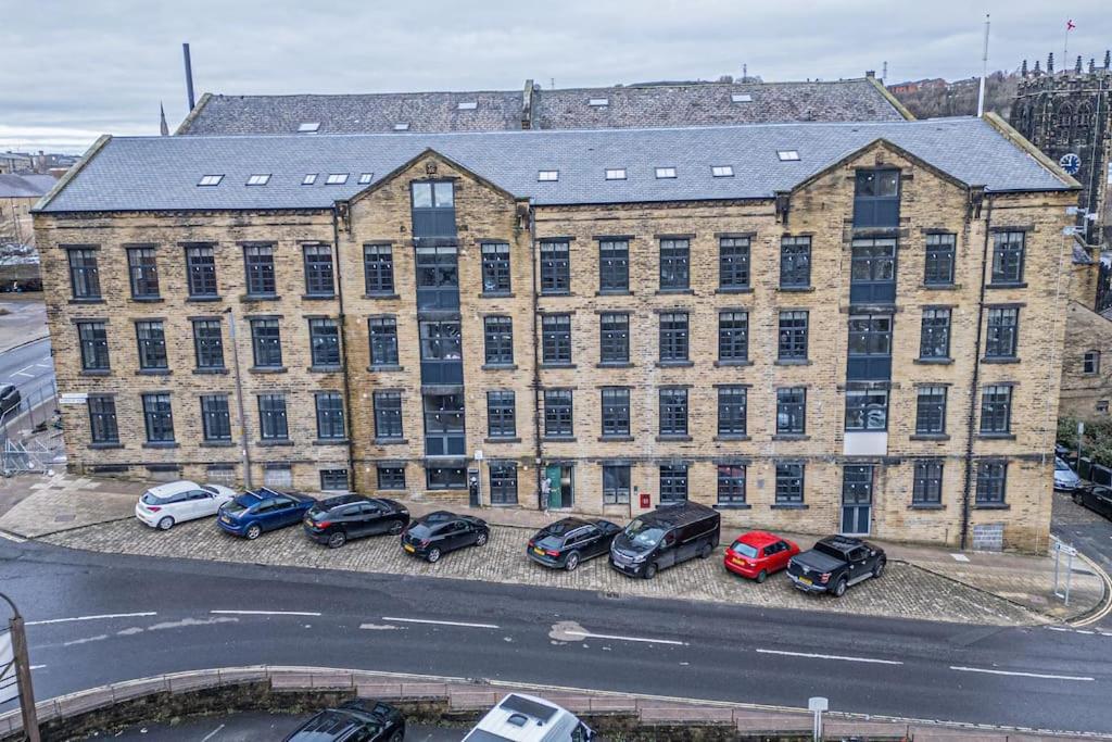 Chic Mill Conversion Beside Piece Hall & Eureka! Галифакс Экстерьер фото